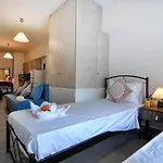 Costas דירה