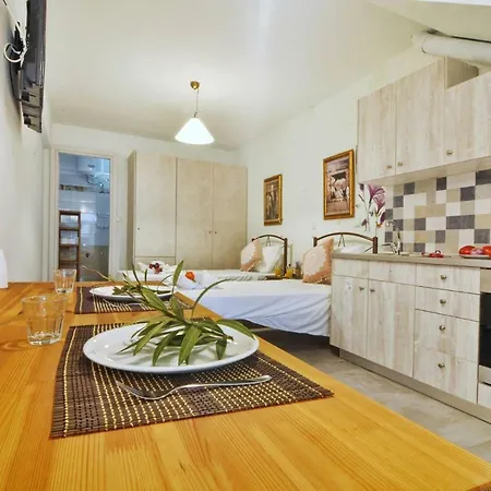 Costas Apartment