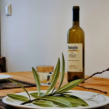 Costas Appartement Mantouki