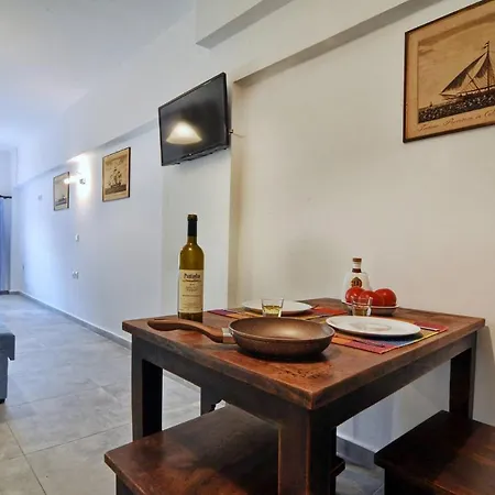 Apartment Costas *