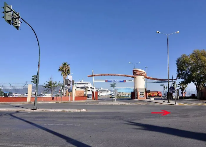 Costas Apartman Mantouki