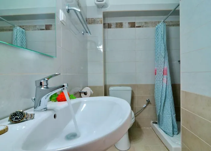 Costas Apartman *
